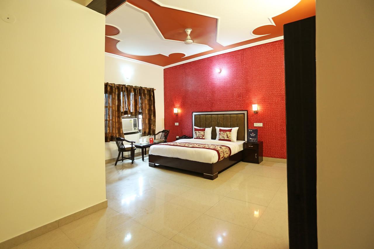 Oyo 9905 Hotel Doon Star Dehradun Eksteriør billede